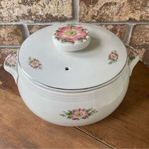 Antique Hall Casserole Dish Rose White Pattern #658. Beautiful Condition!